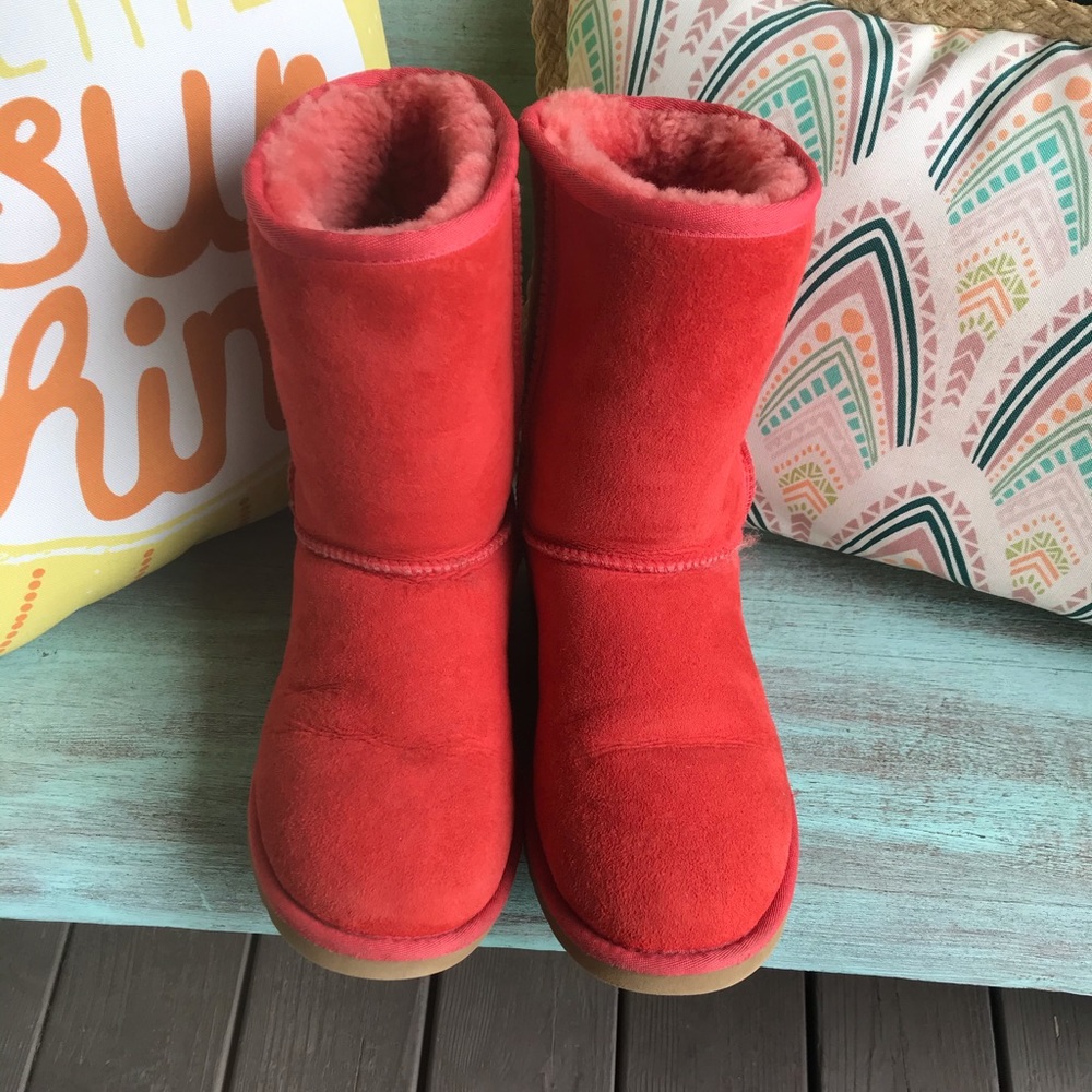 UGG boots, Red